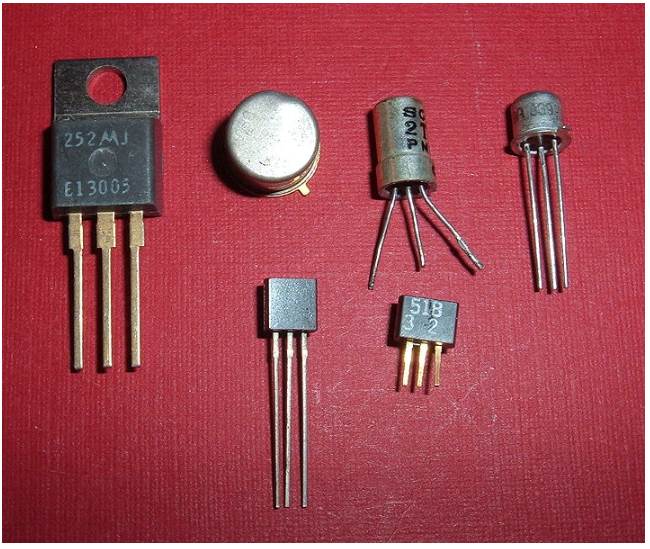 Premiers transistors électroniques