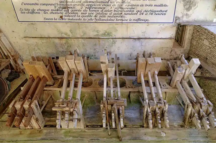 Maillets Musée Moulin à Papier Sorgue. Fontaine de Vaucluse France).